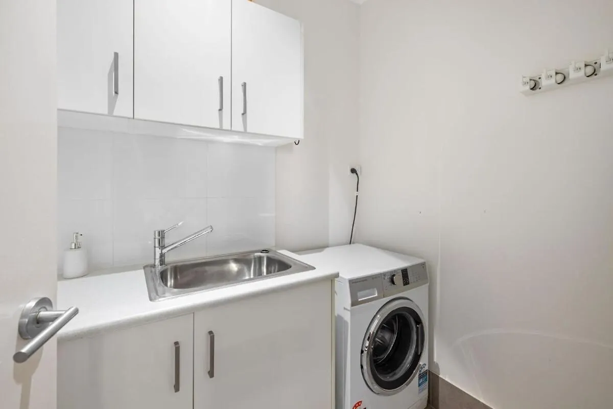 High On The Hill In Scarborough Apartment 0*,  Australia