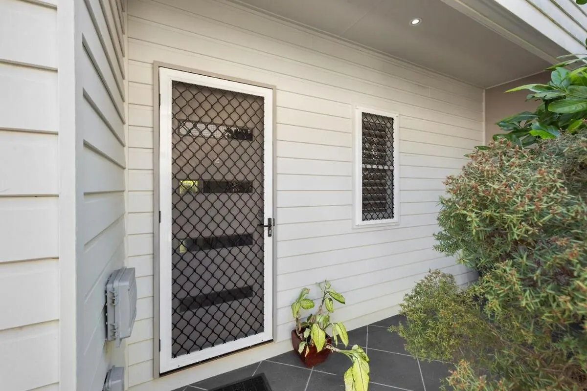 High On The Hill In Scarborough Apartment 0*,  Australia