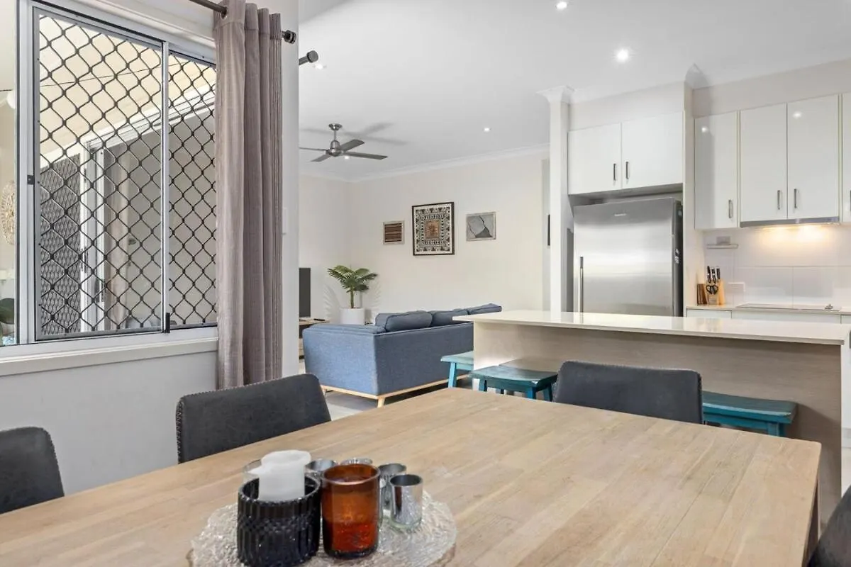 High On The Hill In Scarborough Apartment Australia