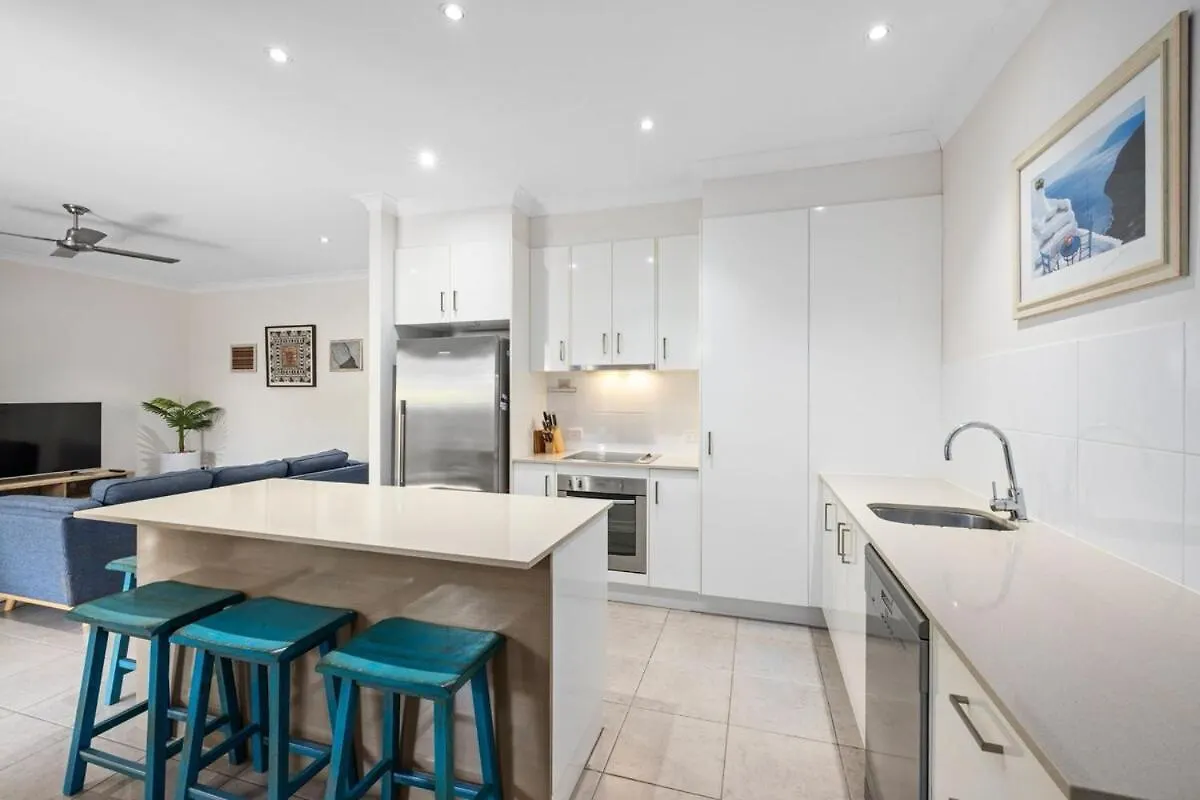 High On The Hill In Scarborough Apartment