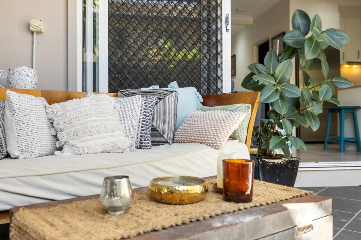 High On The Hill In Scarborough Apartment