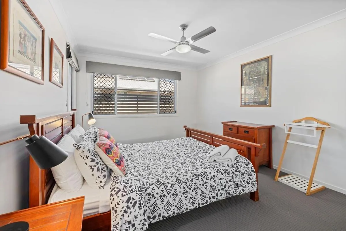 High On The Hill In Scarborough Apartment