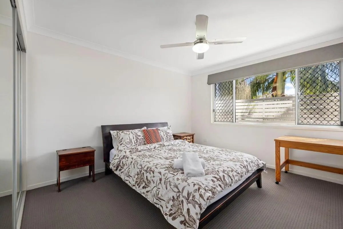 High On The Hill In Scarborough Apartment